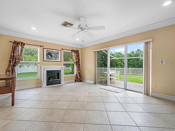5th image of 1204 Fosters Mill Ln