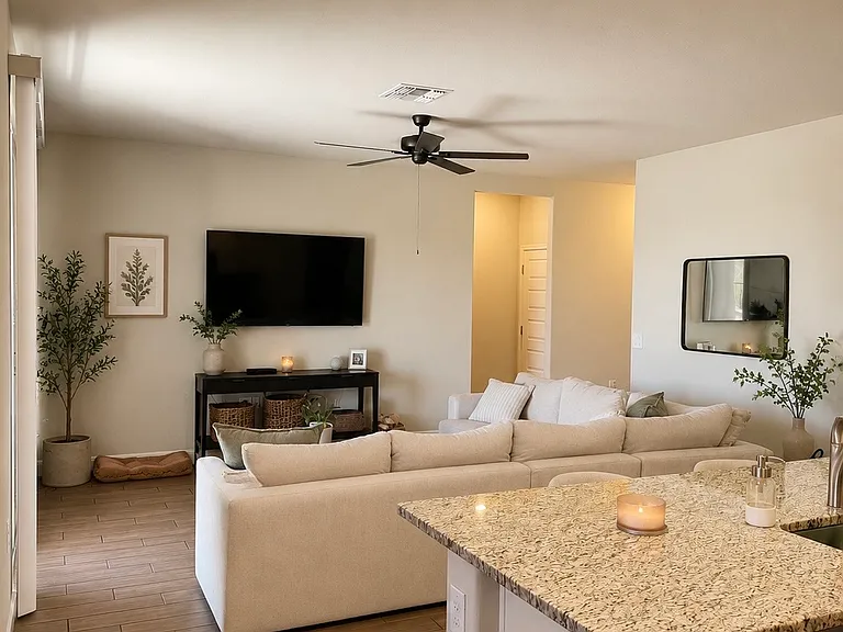 477 W Aberdeen Pl — Photo 1