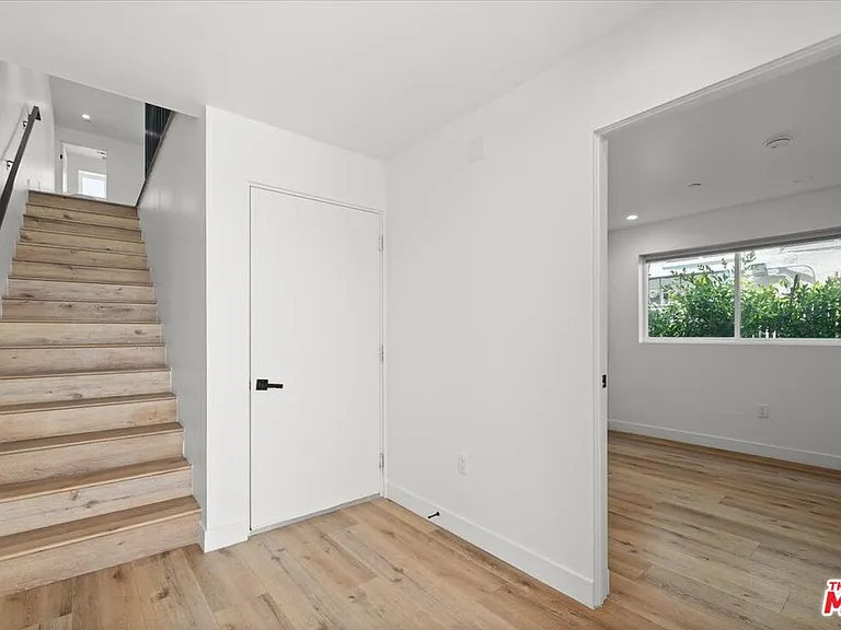 839 N McCadden Pl #B — Photo 27