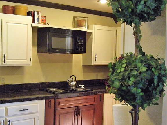 Pull-out spice cabinets