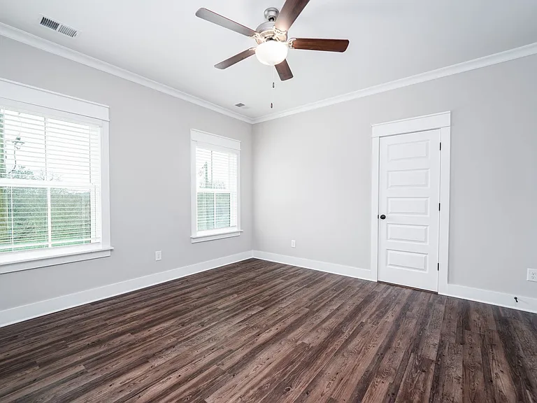 1524 Cottage Grv — Photo 17