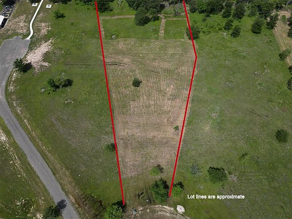 3rd image of 33 Lago Vista Dr
