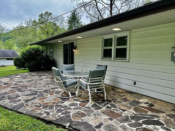 2nd image of 99 Club House Dr