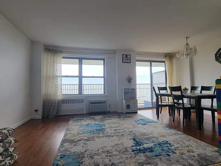 501 Surf Ave #12R — Photo 1