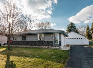 7475 S Crane Dr, Oak Creek, WI 53154