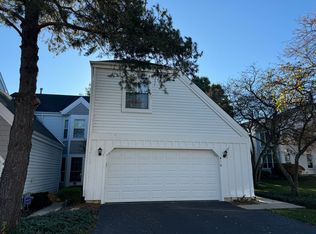 410 Country Lane Ct, Wauconda, IL 60084