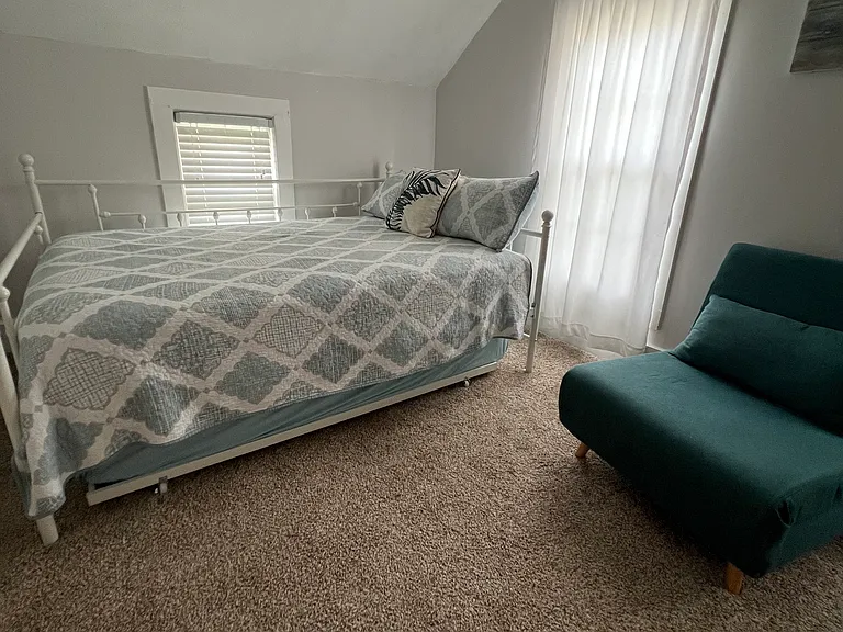 320 Linden St — Photo 9