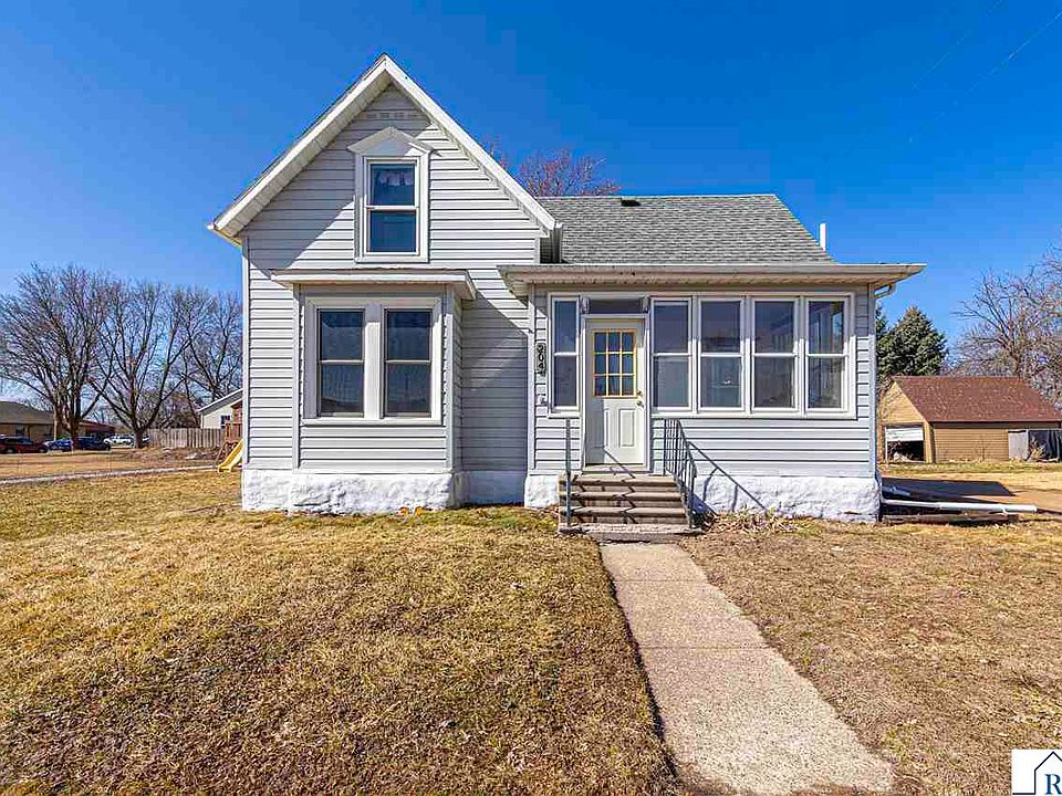 1st image of 204 Central Ave N