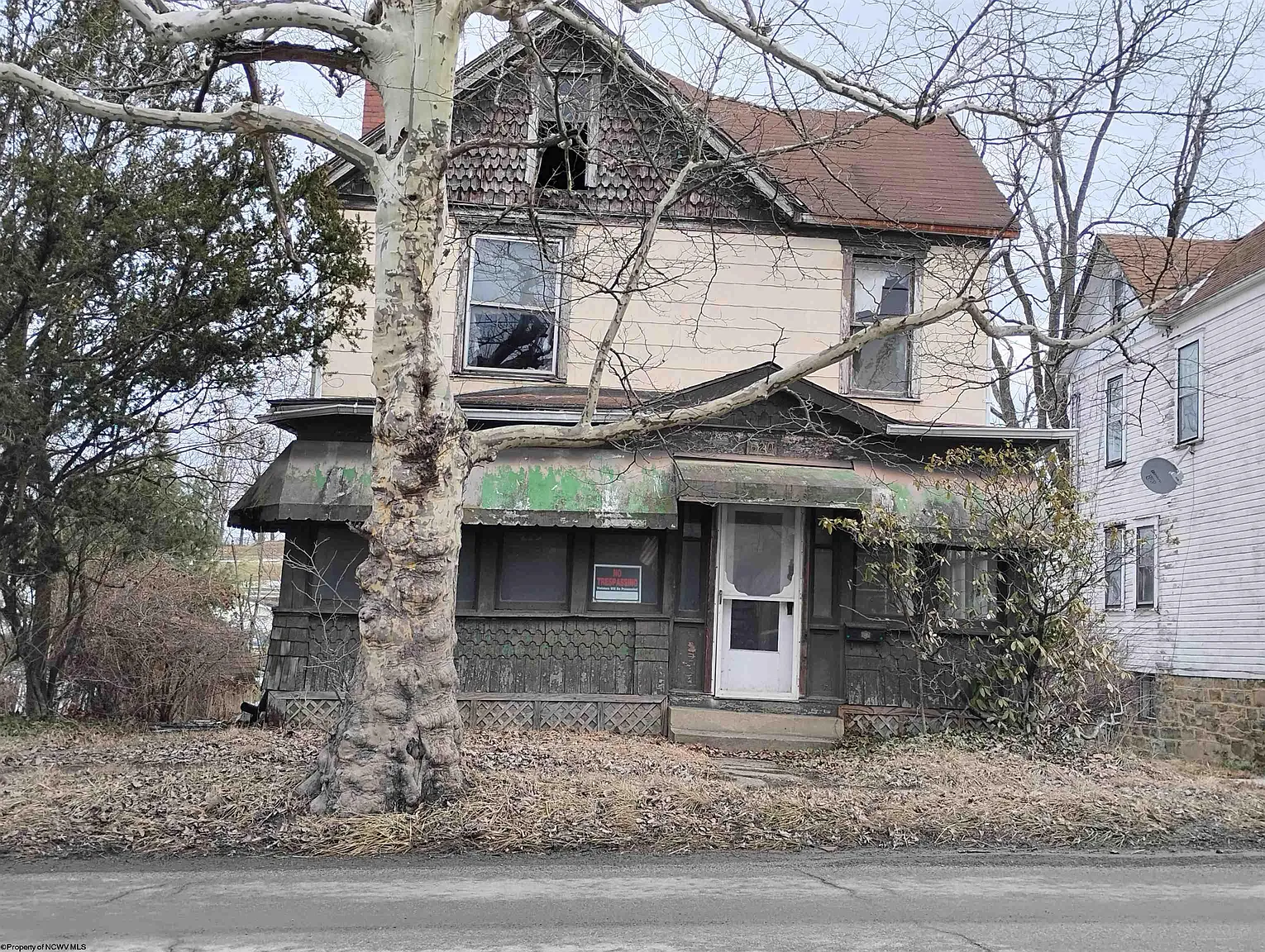 620 E Park Ave photo 1