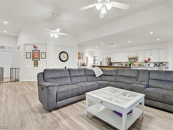 5th image of 6457 Amanda Michelle Ln