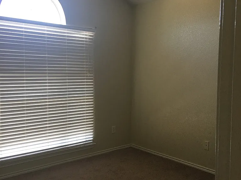 2105 Jake Dr — Photo 8