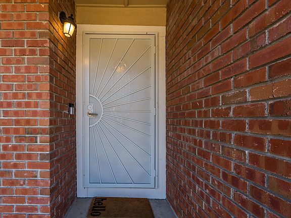 4th image of 275 Regents Park Dr