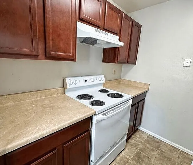 4357 N Chestnut St #203 — Photo 5