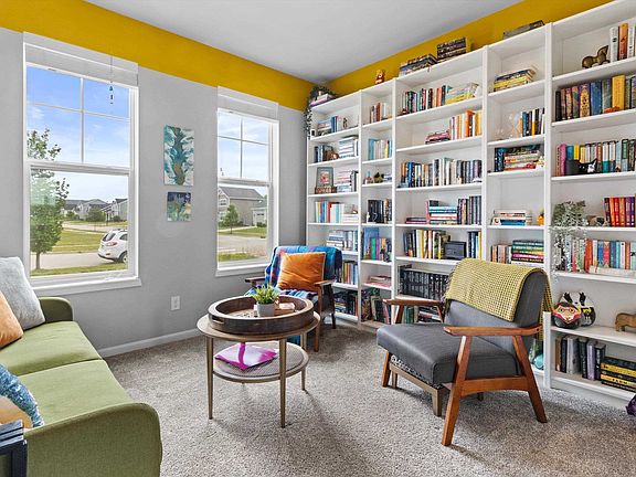 5th image of 734 Alder Way