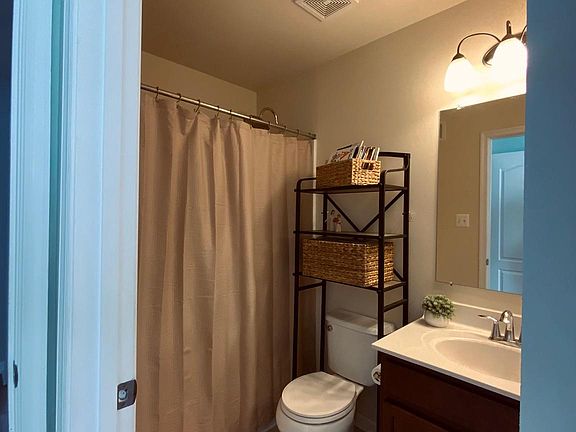 5th image of 38221 Enfield Dr