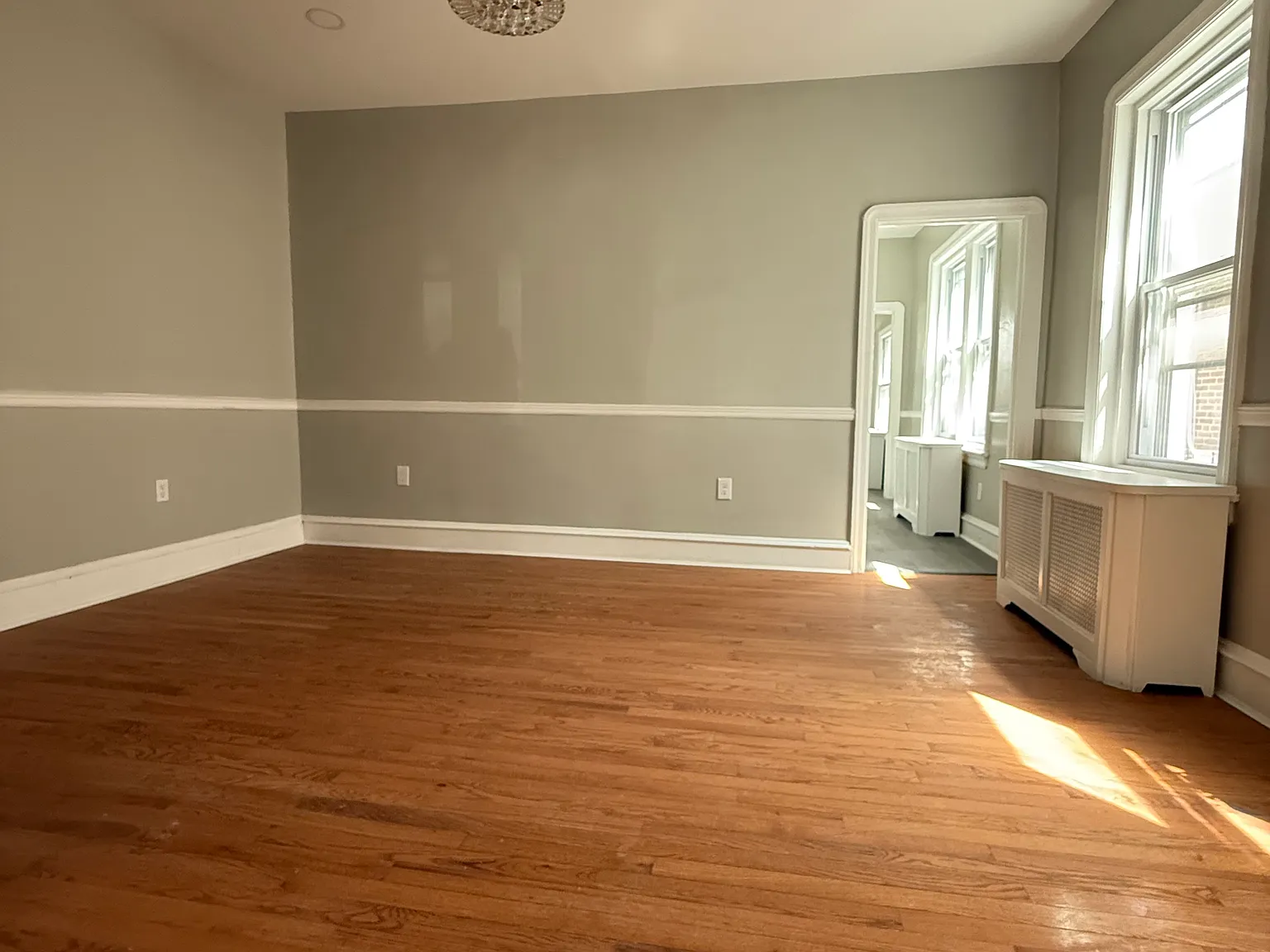 5 bed, 2200 sqft, $3,000 — Photo 4