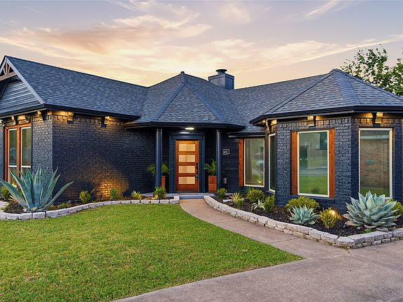 2nd image of 611 Azalea Dr