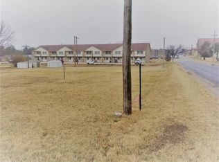 305 Wheat Rd, Winfield, KS 67156