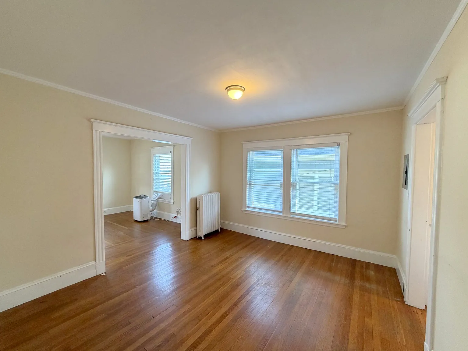 2 bed, 1100 sqft, $3,300 — Photo 3