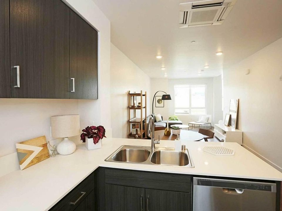 17th Place Townhomes 1001 18th St Bakersfield CA Zillow