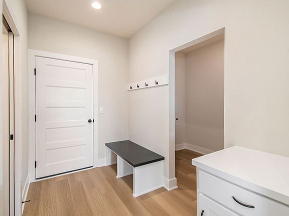 5th image of 20719 Ogden St