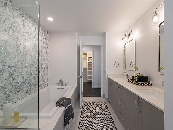 5th image of 2333 N Lincoln Park W #1009