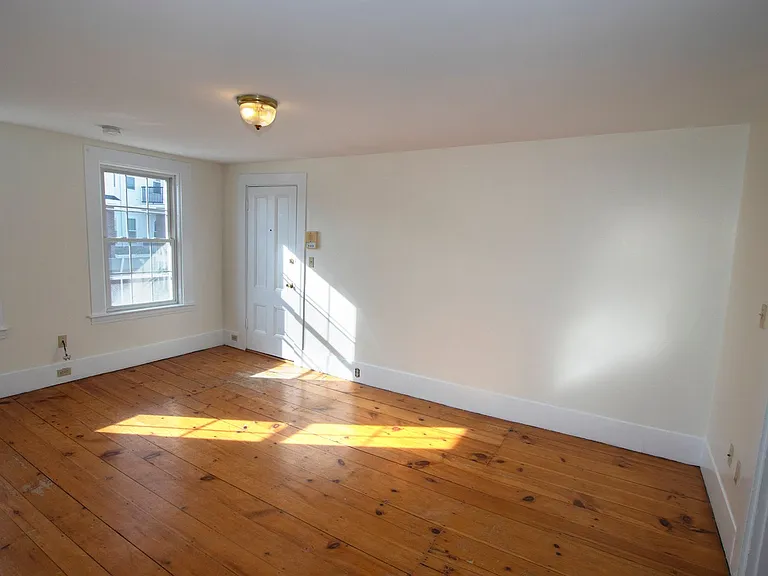 19 FIRST — Photo 10