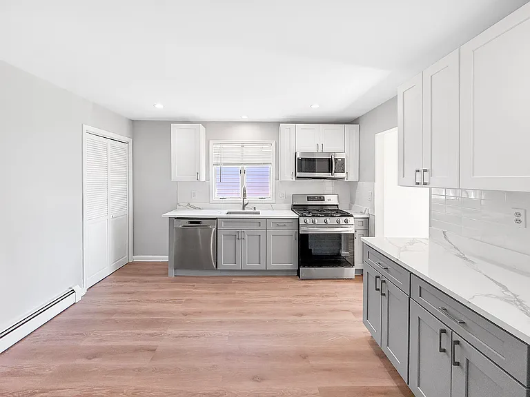 174 Maple St #3 — Photo 4