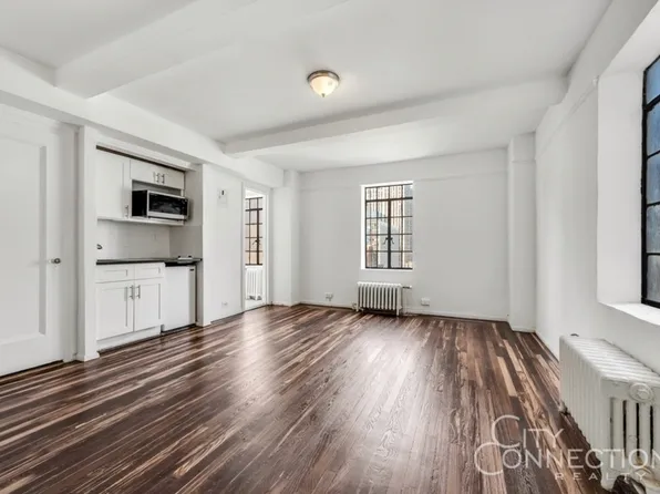 45 Tudor City Place image 2 of 12