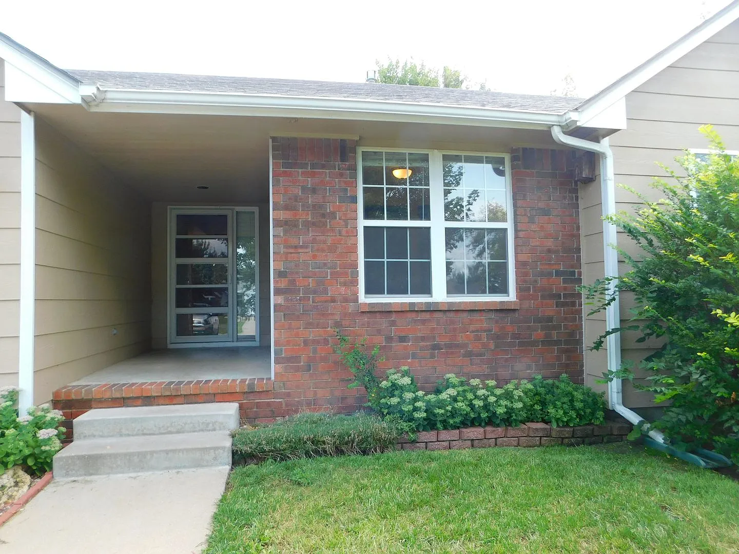 *Coming Soon* 2320 Gentry Lane - 4 Bed / 2 Bath $2,000 — Photo 4
