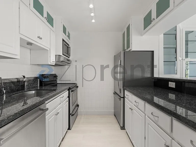 2501 Canterbury Ln E #222 — Photo 11