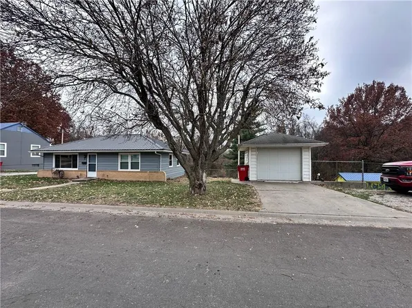 1605 Poplar St, Lexington, MO 64067