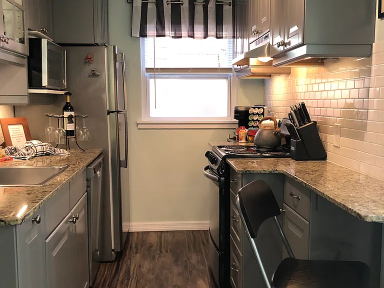 208 10th Ave N #210 — Photo 7