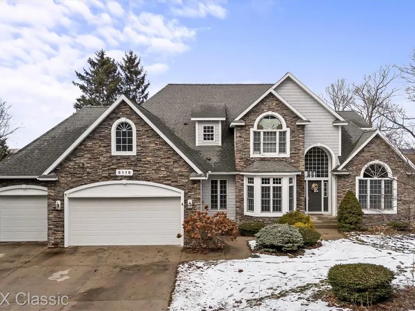 5118 S Shore Dr, Whitehall, MI 49461