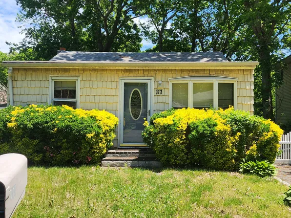 117 Alder Dr, Mastic Beach, NY 11951