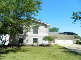 1010 Freeman Rd, Hoffman Estates, IL 60192