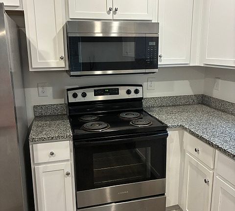 3rd image of 517 S Forest Ave