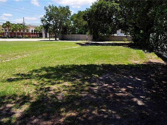 4th image of N Maywood Ave