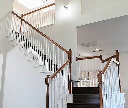 4th image of 817 High Meadow Ct