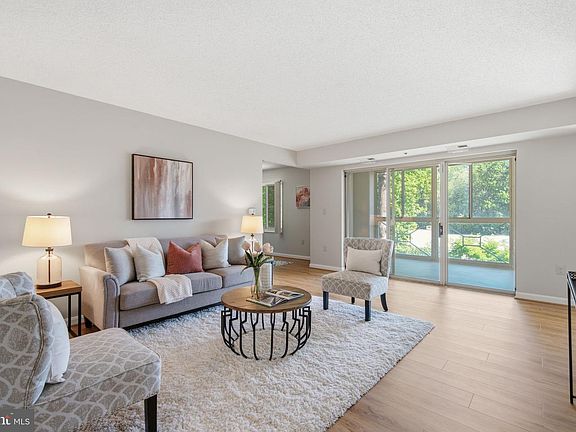 5th image of 14805 Pennfield Cir APT 304