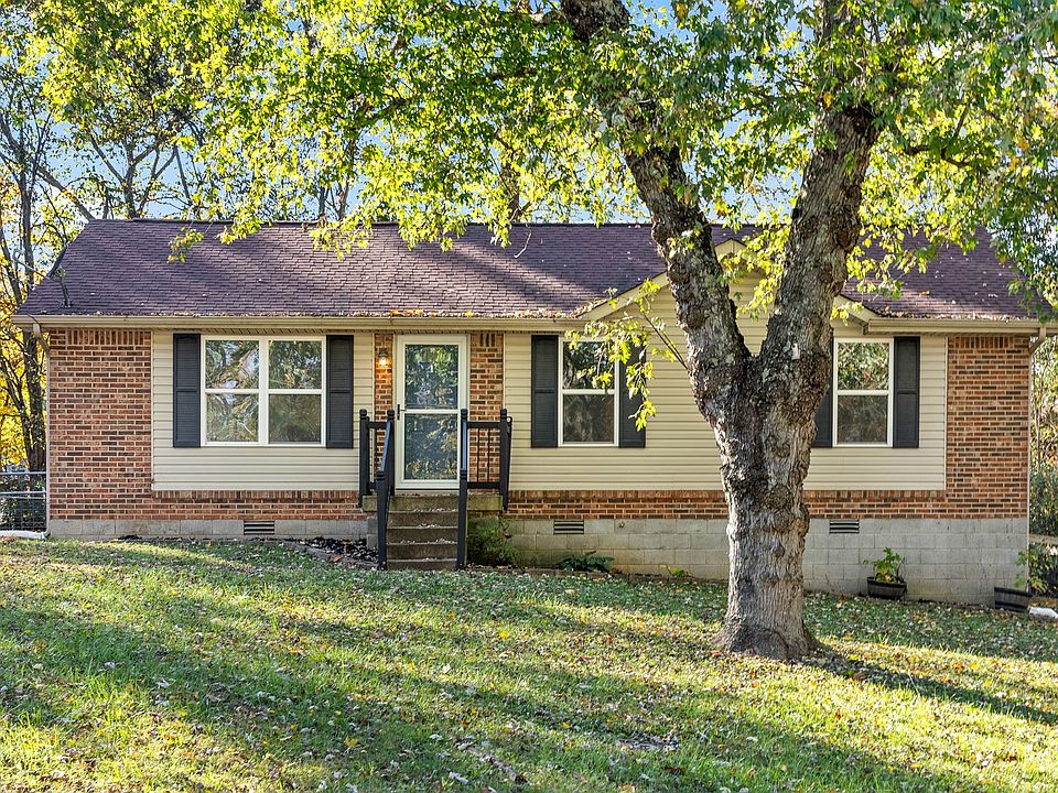 1st image of 476 Aspen Dr