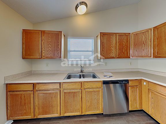 3rd image of 768 Hollowood Ln