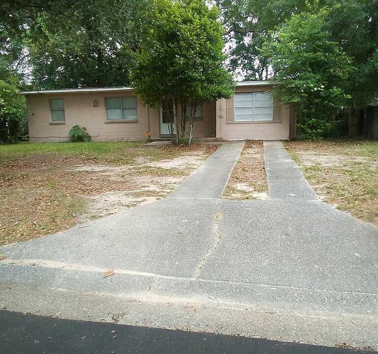 1st image of 909 Cranbrook Ave