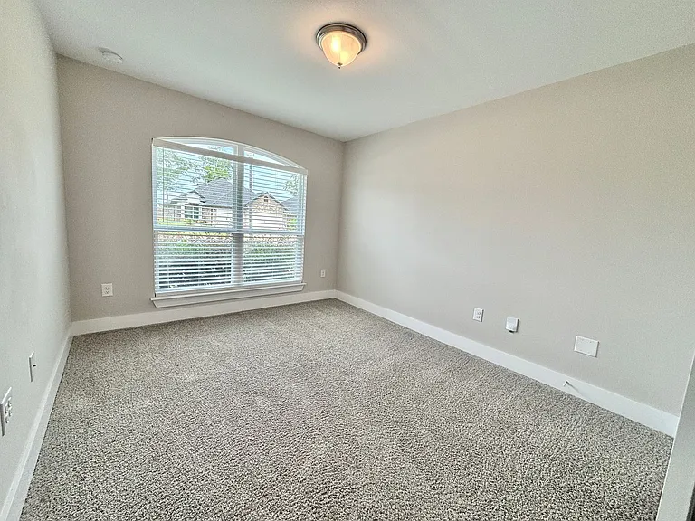 5655 Dunridge Dr — Photo 8
