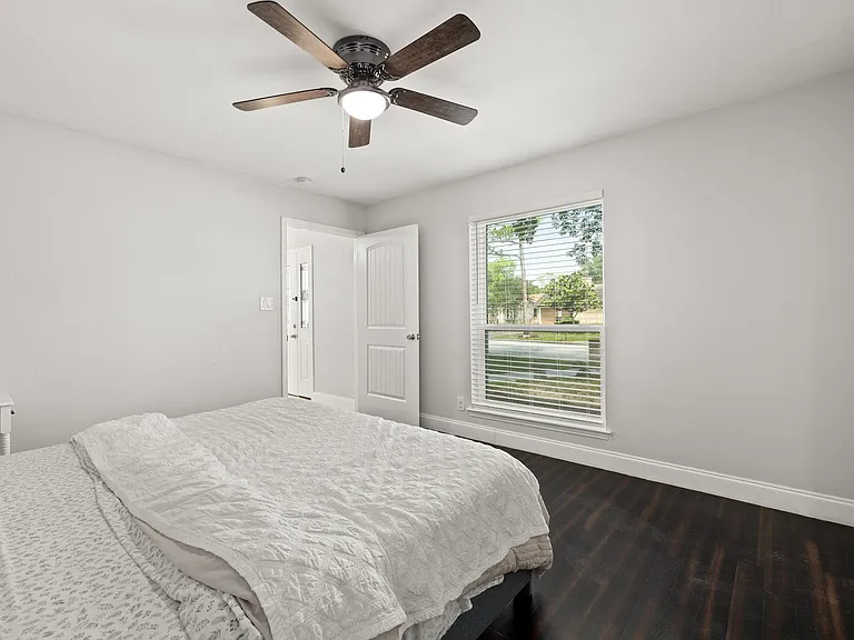 2114 Briargreen Dr — Photo 18