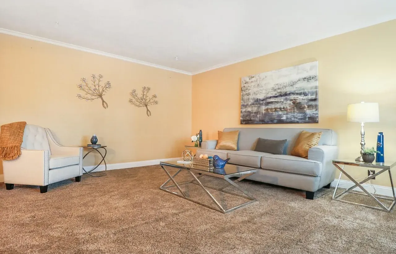 2065 Ensign Way — Photo 2