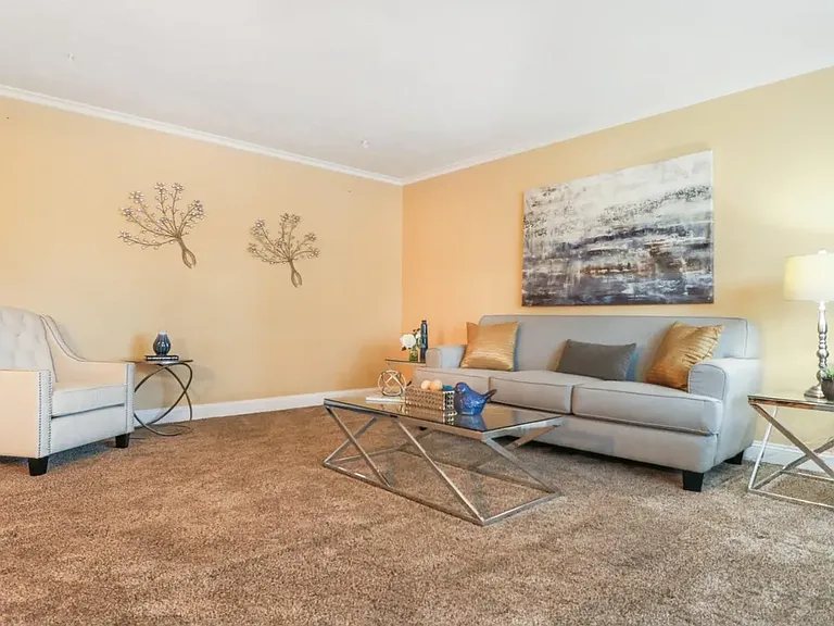 2065 Ensign Way — Photo 2