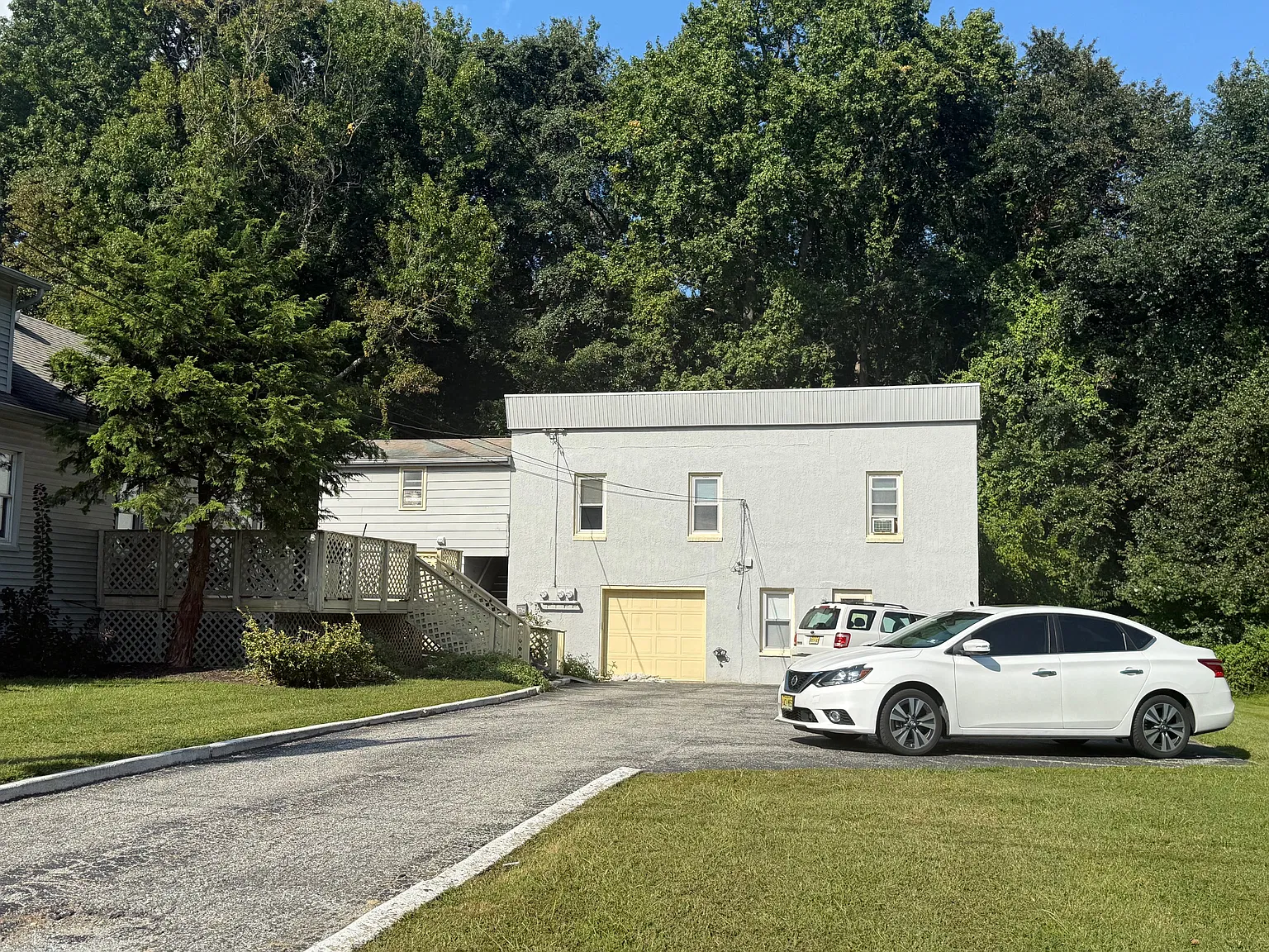 2 bed, 1000 sqft, $1,600 — Photo 1