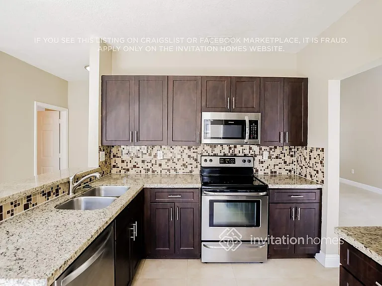 16386 NW 22nd St — Photo 6