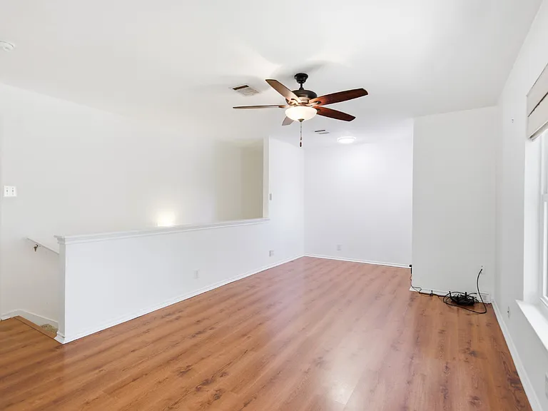 1314 Chalk Ln — Photo 12